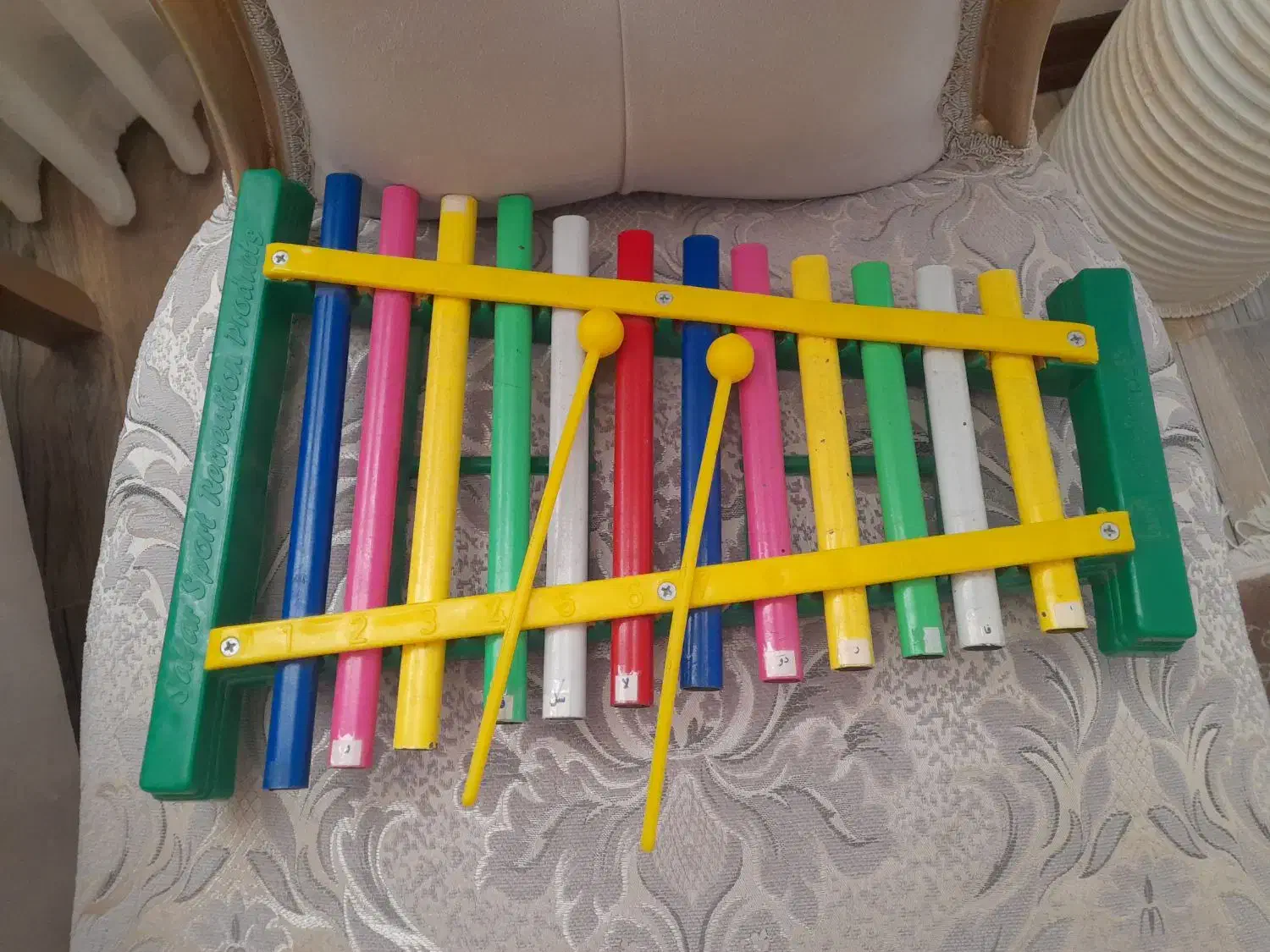 بلز|سازهای بادی|نظرآباد, نظرآباد|دیوار