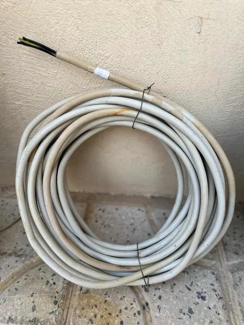 فروش کابل و سیم فلزی وتوری مرغی واتصالات لوله|سایر لوازم برقی|خورموج, |دیوار