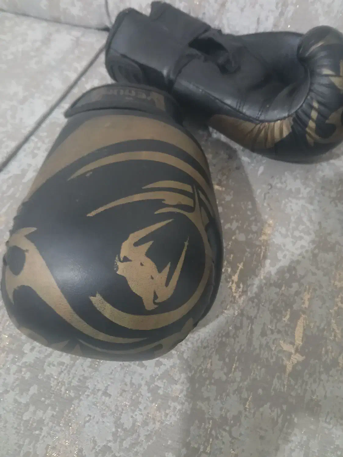 دستکش ونوم|تجهیزات ورزشی|شیراز, پودنک|دیوار