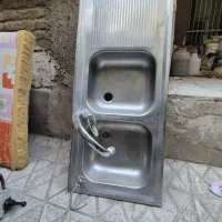 سینک همراه با شیر قهرمان