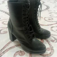 پوتین زنانه|کیف، کفش، کمربند|فیروزآباد (آذربایجان), |دیوار