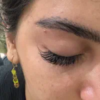 Offکاشت مژه و اکستنشن