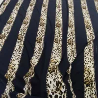 مغازه پوشاک فروشی تخمه کاندایی