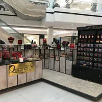 فروشنده اطلس مال نیاوران، پاره وقت، خانم