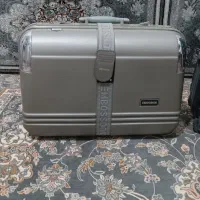 ۲عدد چمدان لباس در دو سایز سالم بدون ایراد|کیف، کفش، کمربند|همدان, |دیوار