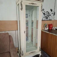 ویترین شیشه هاش شکسته