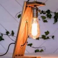 چراغ رو میزی چوبی