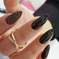 کاشت و خدمات ناخن