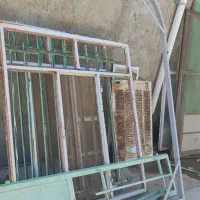 چهار عدد پنجره کارکرده