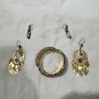 طلا ۱۸ عیار ۲۰۰بالای تابلو