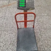 ترازو ۳۰۰ کیلویی