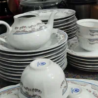 ظرف چینی گل آبی