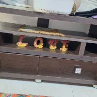 تلوزیون میز قهوه ای