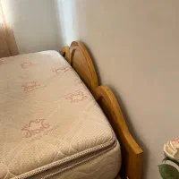 تخت دو نفره چوبی