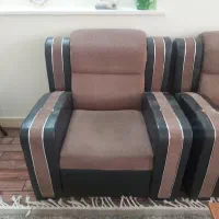 یک سرویس مبل ۷نفره با میز و گل میز لوستر وپشتی|مبلمان خانگی و میز عسلی|شیراز, تندگویان|دیوار