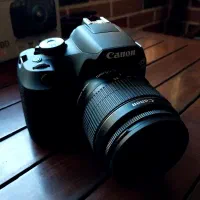 دوربین Canon 2000D در حد نو