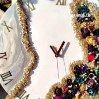 ساخت ساعت های رزینی و جاودانه کردن گل خشک