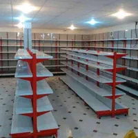 قفسه وسط ودیواری