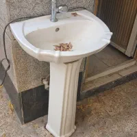 سنگ روشویی همراه شیر آب