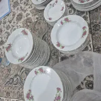 ظروف چینی گل سرخی ژاپنی