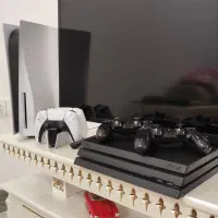 PS4 Pro 1TB دو دسته با اکانت پلاس