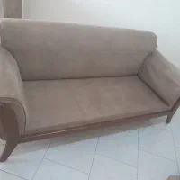 مبل ۳ نفره چوب گردو  همراه با پاف جلو مبلی و۳ کوسن|مبلمان خانگی و میز عسلی|اندیشه, اندیشه فاز ۱|دیوار