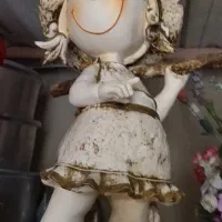 لباس و مجسمه|لباس|میانه, |دیوار