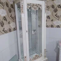 یک عدد بوفه رنگ شیری