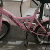 دوچرخه ۱۲ تمیزی و سالم لاستیک‌ها هم عوض شده