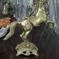 اسب برنز شیک وبراق