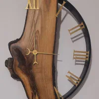 ساعت دیواری روستیک چوب گردو خوش نقش و خاص