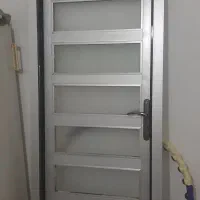 درب آلومینیومی  سرویس بهداشتی دوجداره