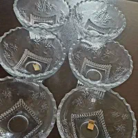 تعدادی ظرف شیشه ای نو آجیل خوری ماست خوری سوپ خوری
