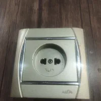 کلید و پریز و مهتابی