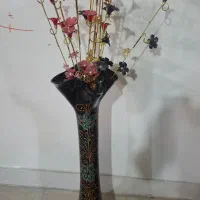 گلدان بلند همراه گل