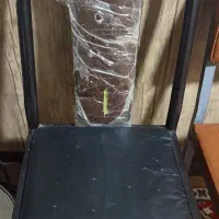 ویترین چوبی و 2عددصندلی|بوفه، ویترین، کنسول|فولادشهر, B7|دیوار