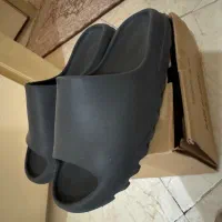 دمپایی ییزی اسلاید ادیداس سایز ۴۵ به ۴۴ میخوره