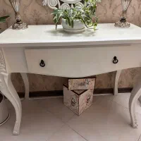 کنسول و اینه و شمعدونی سفید درحدنو