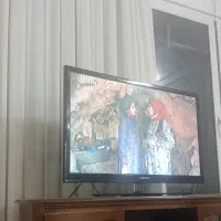 تلویزیون ۴۳ سامسونگ در حد تمیز و سالم سالم