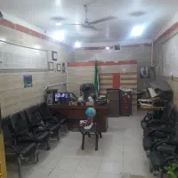 به یک منشی خانم یا آقا با جهت کار در مشاور املاک