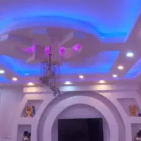 گچکاری بنایی دیوار چینی  لکه گیری. تخریب کاری