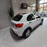 کوئیک R سفید قرمز