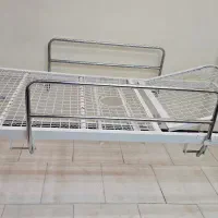 تخت بیمارستانی