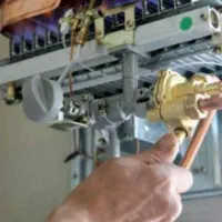 تعمیر و سرویس انواع آبگرمکن دیواری زمینی بخاری|خدمات پیشه و مهارت|قم, نیروگاه|دیوار