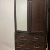 جاکفشی و کمد لباس