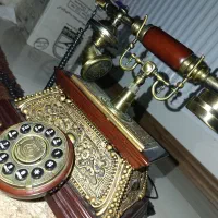 تلفن قدیمی برنز