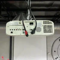 ویدئو پرژکتور پاناسونیک و پرده برقی ۳*۳|تلویزیون و پروژکتور|اصفهان, خانه اصفهان|دیوار