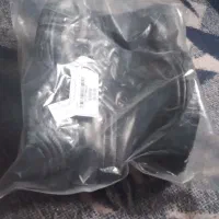 یک جفت کفش ایمنی نو