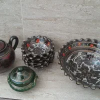 سفالی  هفت پارچه قدیمی خیلی خاص همراه قندان وقوری|کلکسیون اشیاء عتیقه|قم, باجک دو|دیوار