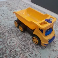 کامیون اسباب بازی